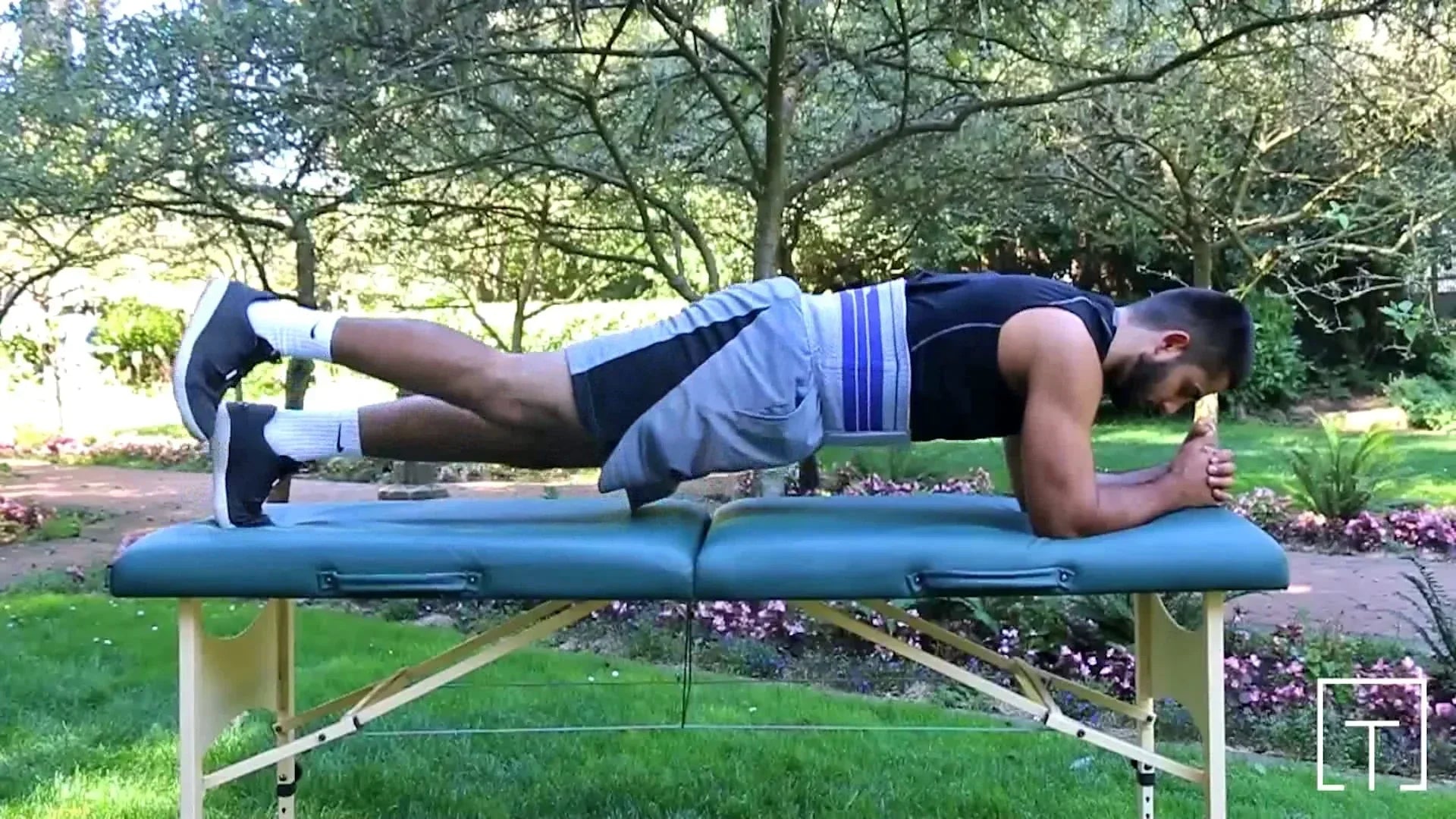 Plank Hip Extension - Bauerfeind United Kingdom